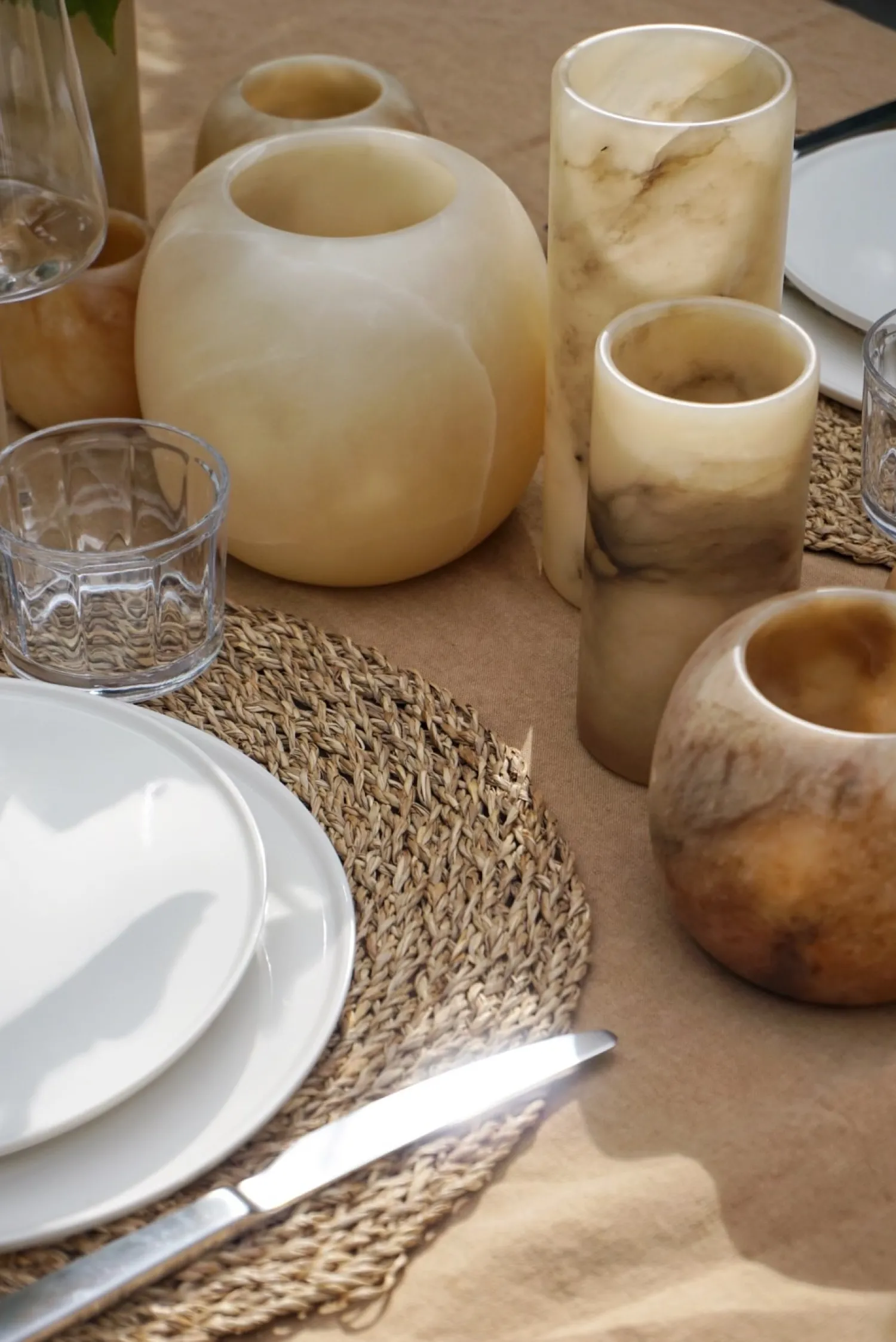 New Les Soeurs Ronde Alabaster Kaarsenhouder (Large) Tabac