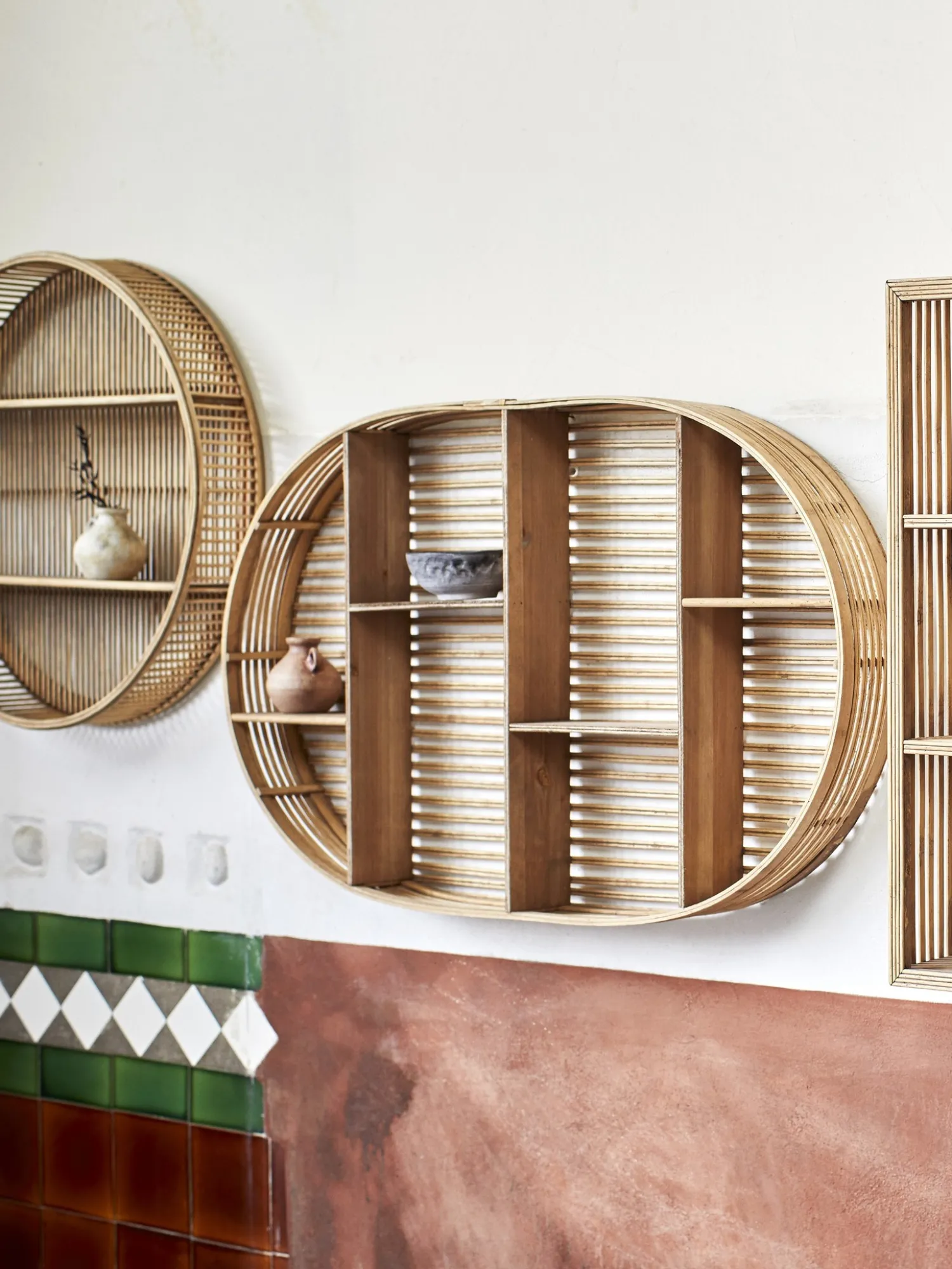 Shop Madam Stoltz Ronde Bamboo Schap Dark Natural