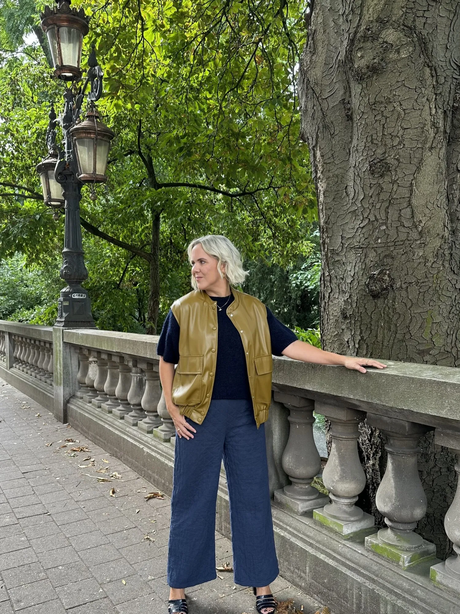 Best Le Marais Vest Nate Olive